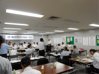写真_来賓挨拶の様子